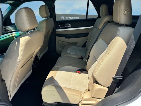 Used 2017 Ford Explorer XLT w/ Equipment Group 201A image 12