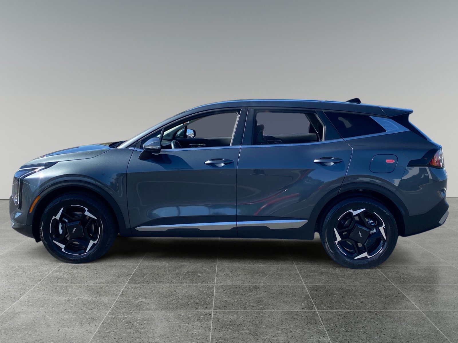 Used 2026 Kia Sportage EX FWD image 2