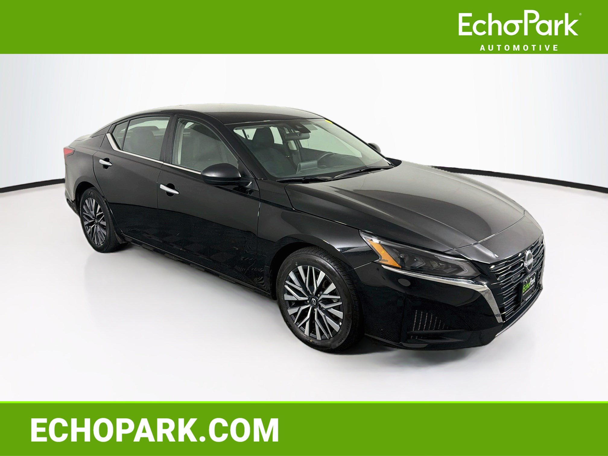 Used 2025 Nissan Altima 2.5 SV FWD image 1