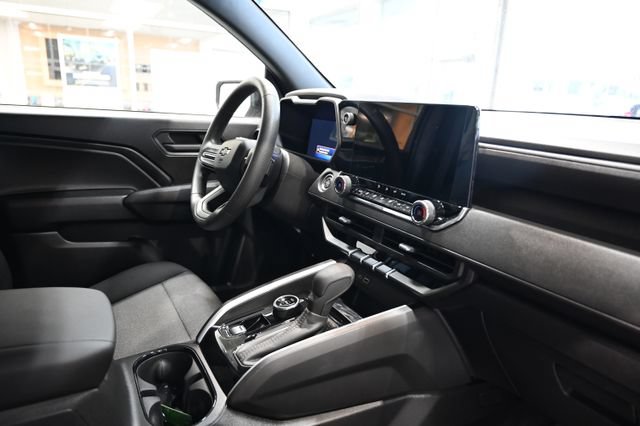 Used 2026 Chevrolet Colorado Trail Boss AWD/4WD image 15