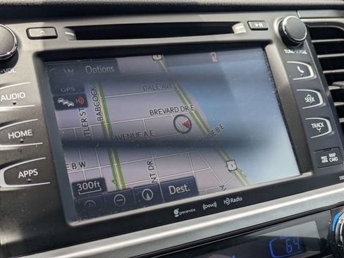 Used 2018 Toyota Highlander XLE FWD image 29
