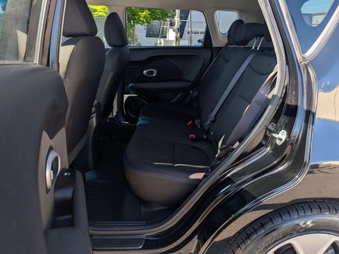 Used 2015 Kia Soul FWD image 6
