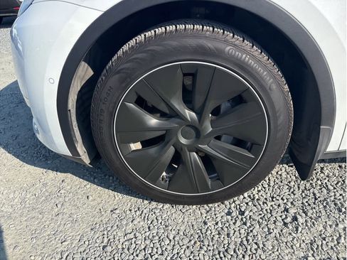 Used 2022 Tesla Model Y Long Range image 20