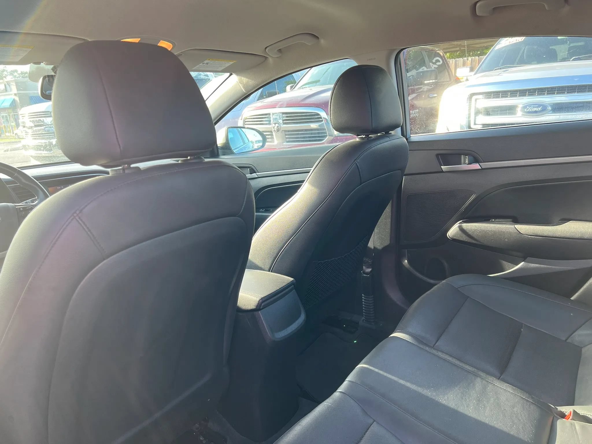 Used 2017 Hyundai Elantra Limited FWD image 11