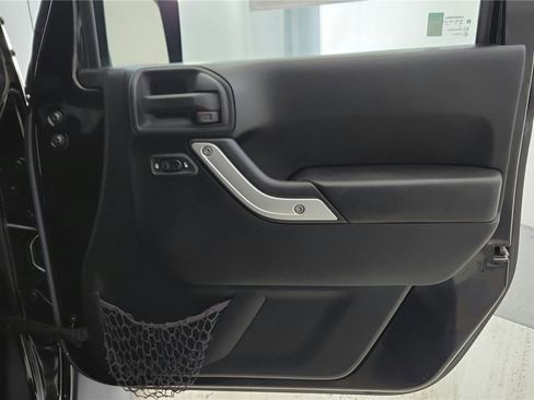 Used 2015 Jeep Wrangler Sahara w/ Connectivity Group image 16