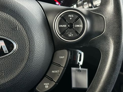 Used 2015 Kia Soul FWD image 24