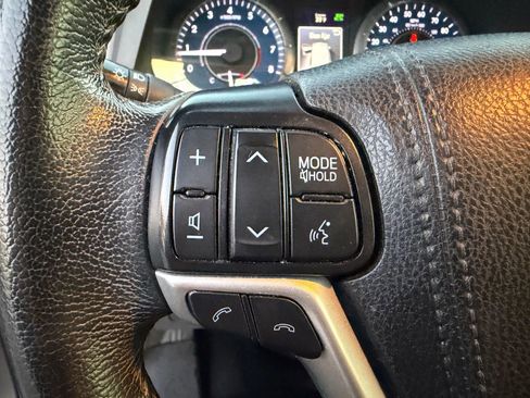 Used 2019 Toyota Sienna XLE image 31