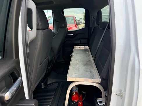 Used 2021 Chevrolet Silverado 1500 LT w/ Safety Package II AWD/4WD image 24