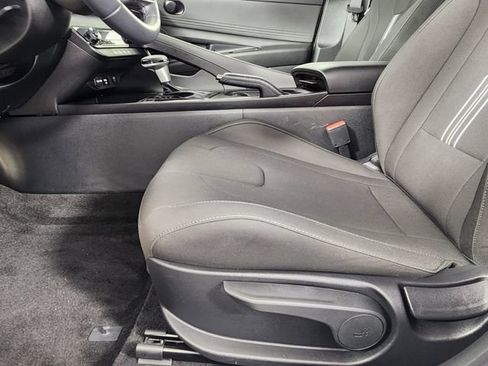 Certified 2025 Hyundai Elantra Sport FWD image 11