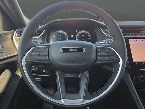 New 2025 Jeep Grand Cherokee L Limited w/ Luxury Tech Group II image 18