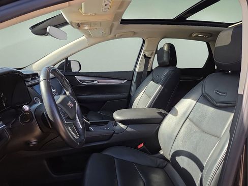 Used 2018 Cadillac XT5 Luxury w/ Driver Awareness Package image 23