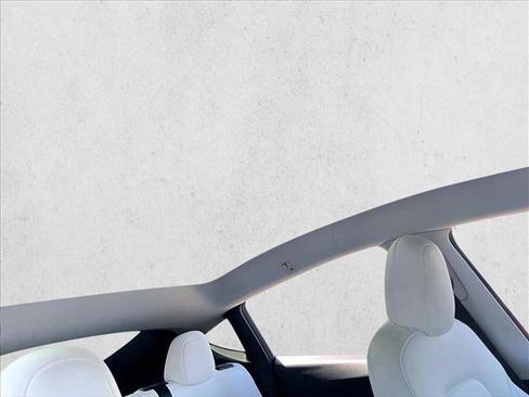 Used 2022 Tesla Model Y Long Range AWD/4WD image 16