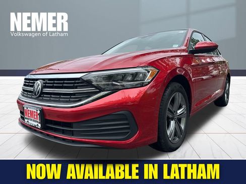 Certified 2023 Volkswagen Jetta SE w/ Panoramic Sunroof Package FWD image 1