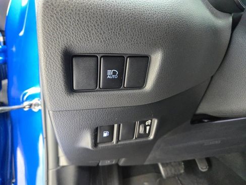 Used 2021 Toyota C-HR XLE image 21