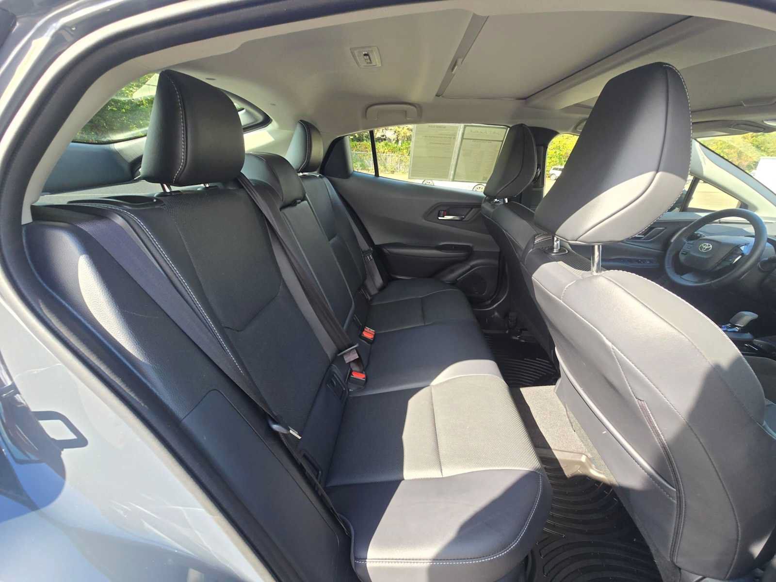 Used 2024 Toyota Prius XLE AWD/4WD image 12