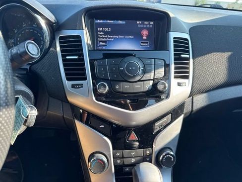 Used 2015 Chevrolet Cruze LT w/ Sun And Sound Package FWD image 11
