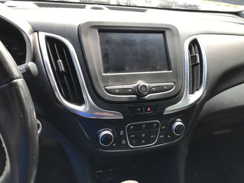 Used 2022 Chevrolet Equinox LT FWD image 8