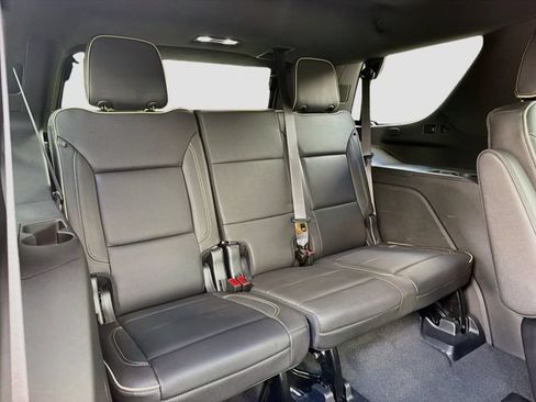 Used 2023 Chevrolet Tahoe Premier AWD/4WD image 22