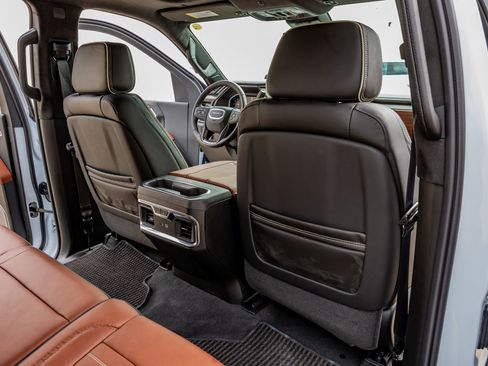 Used 2026 GMC Sierra 3500 Denali Ultimate image 32