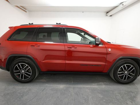 Used 2018 Jeep Grand Cherokee Trailhawk w/ Trailhawk Luxury Group image 10