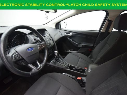 Used 2016 Ford Focus SE w/ SE Sport Package image 8