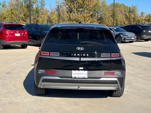 New 2026 Hyundai Ioniq 5 SE image 10