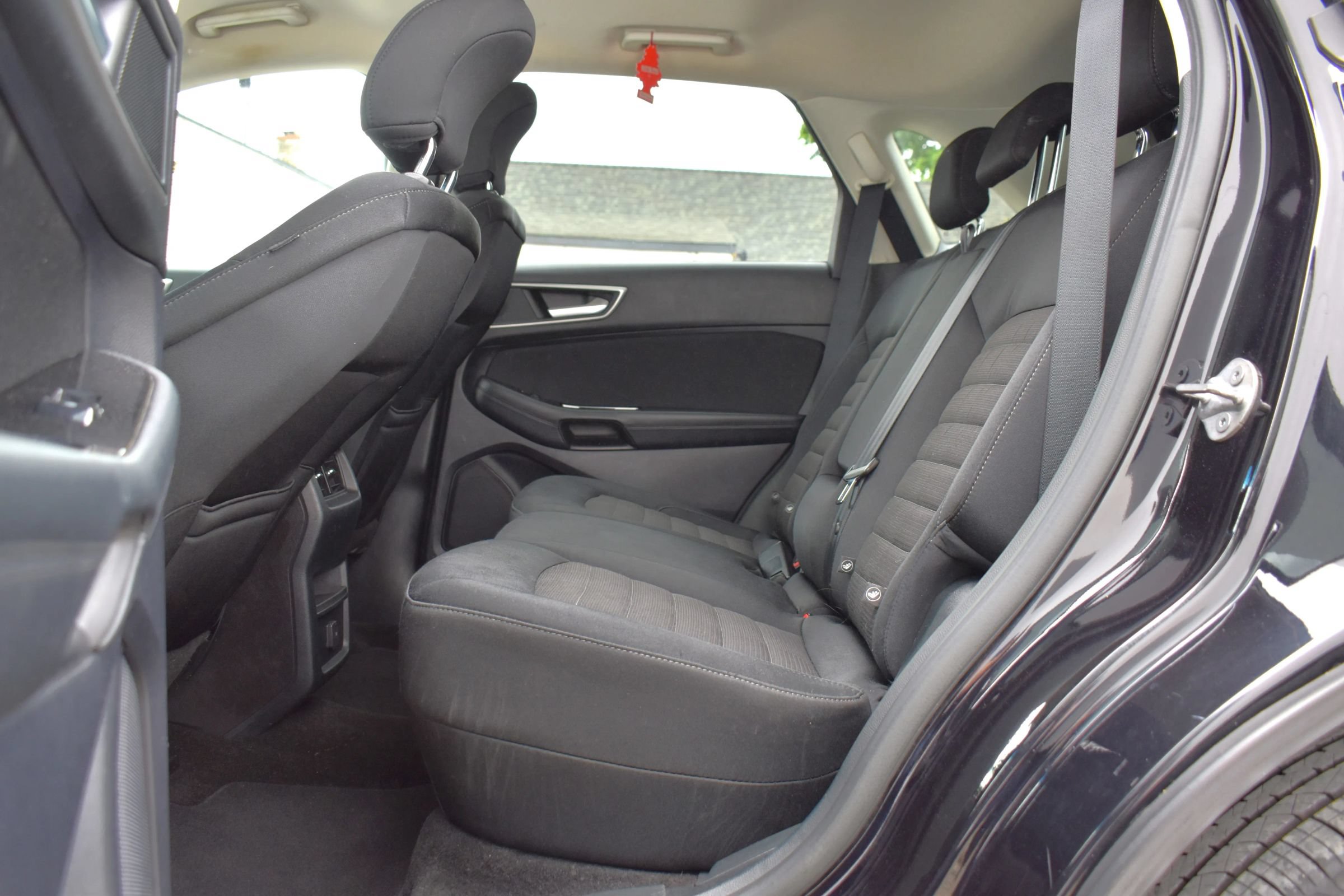 Used 2019 Ford Edge SEL FWD image 46