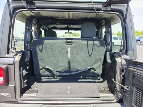 Used 2021 Jeep Wrangler Sport AWD/4WD image 15