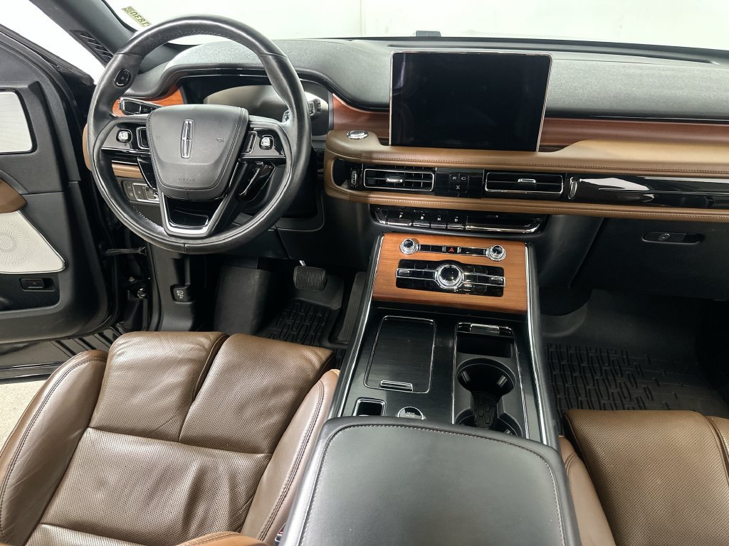Used 2020 Lincoln Aviator Grand Touring w/ Equipment Group 302A AWD/4WD image 21