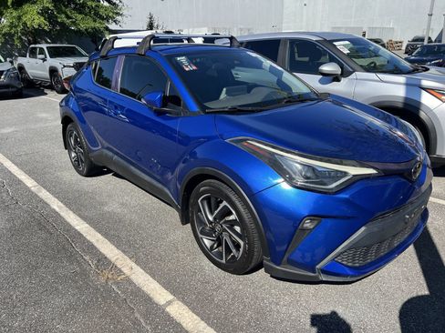 Used 2022 Toyota C-HR Limited FWD image 4