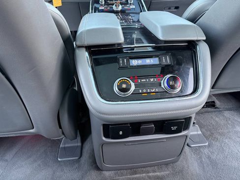 Used 2018 Lincoln Navigator Reserve AWD/4WD image 72