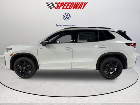 Used 2025 Volkswagen Tiguan SE R-Line AWD/4WD image 4