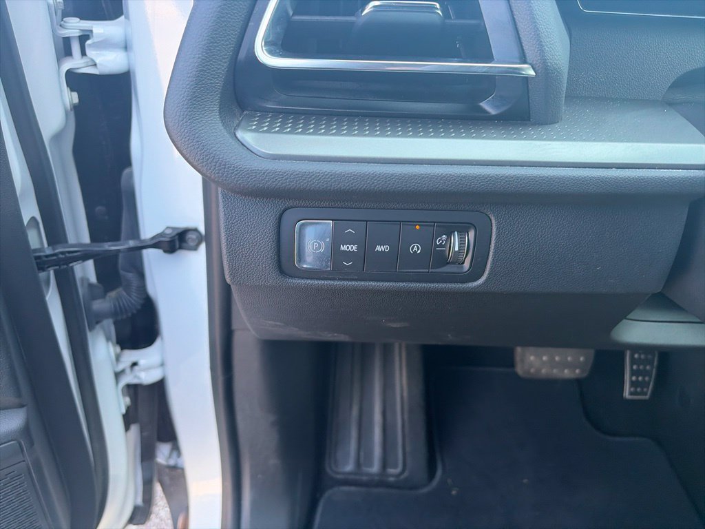 Used 2026 Chevrolet Traverse LT w/ Driver Confidence Package AWD/4WD image 19