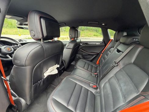 Used 2022 Porsche Macan S AWD/4WD image 12