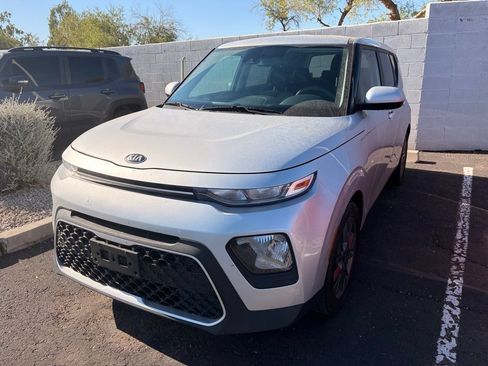 Used 2021 Kia Soul S FWD image 2
