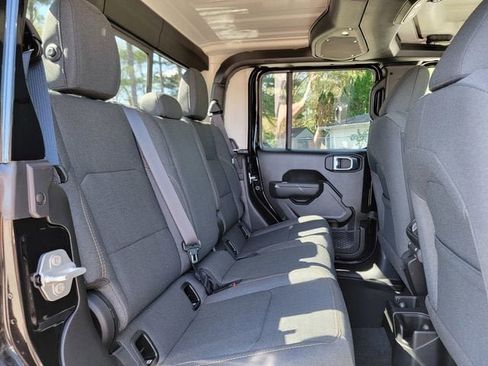New 2026 Jeep Gladiator Sport AWD/4WD image 22
