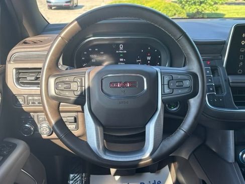 Used 2023 GMC Yukon SLT w/ SLT Luxury Package AWD/4WD image 19