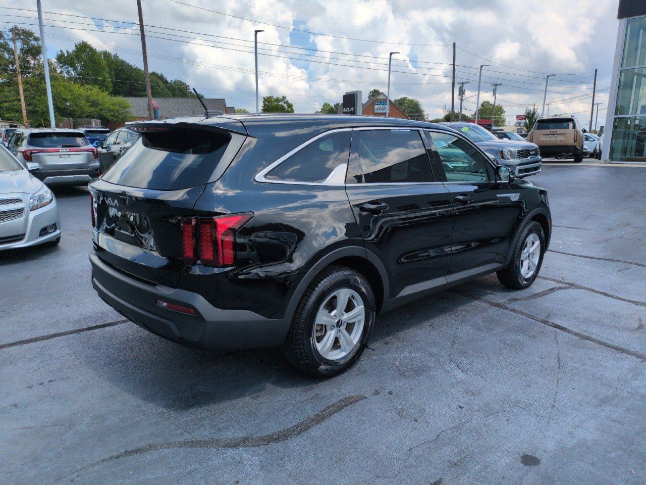 Certified 2023 Kia Sorento LX FWD image 7