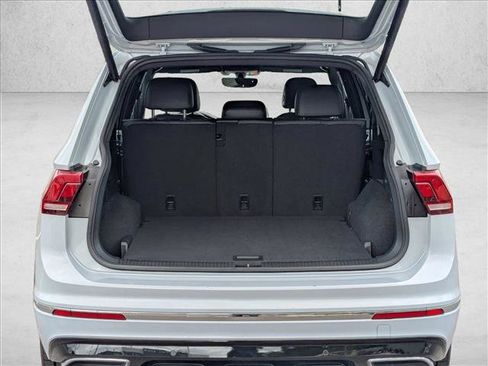 Used 2019 Volkswagen Tiguan SEL R-Line AWD/4WD image 6