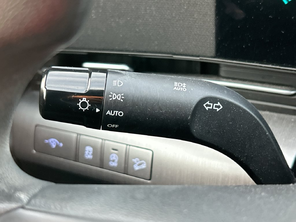Used 2024 Hyundai Kona SE FWD image 19