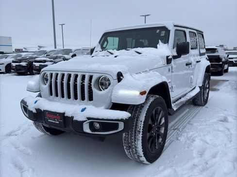 Used 2022 Jeep Wrangler Unlimited Sahara w/ Cold Weather Group image 2