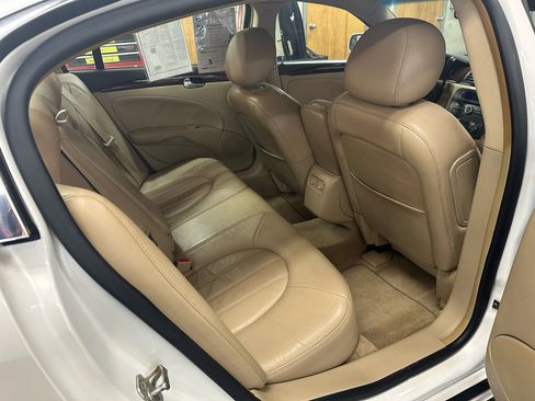 Used 2011 Buick Lucerne CXL image 16