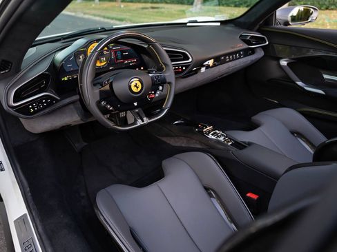 Used 2023 Ferrari 296 GTS RWD image 10