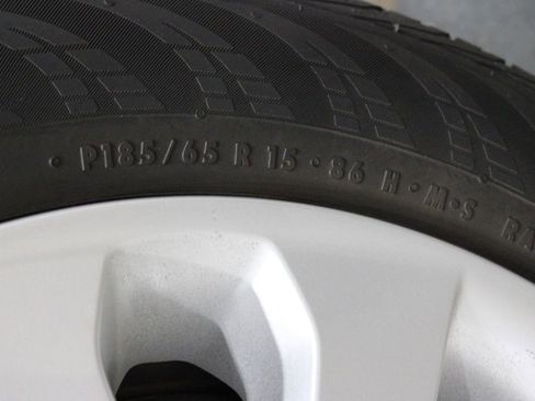 Used 2019 Nissan Versa S Plus image 37