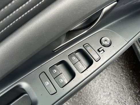 Certified 2025 Hyundai Elantra Sport w/ Cargo Package image 23