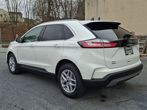 Used 2022 Ford Edge SEL w/ Convenience Package image 4