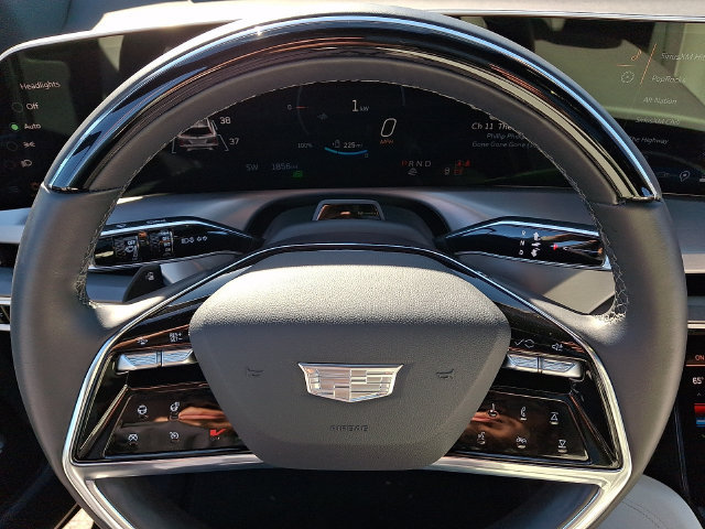 Certified 2026 Cadillac Vistiq Luxury AWD/4WD image 19
