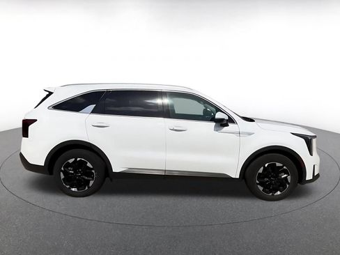 Used 2024 Kia Sorento S FWD image 16