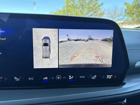Certified 2025 Chevrolet Traverse LT w/ Driver Confidence Package AWD/4WD image 24