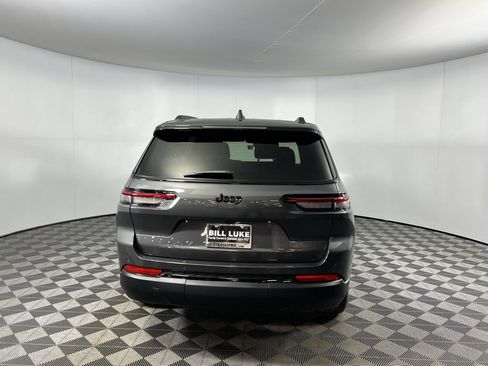 Certified 2025 Jeep Grand Cherokee L Altitude image 8